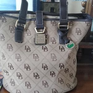Dooney & Bourke purse